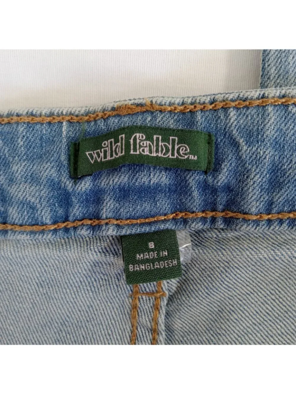 Wild Fable EasyRigid Size 8 Mid-Rise Straight Jeans Distressed Denim Medium Wash